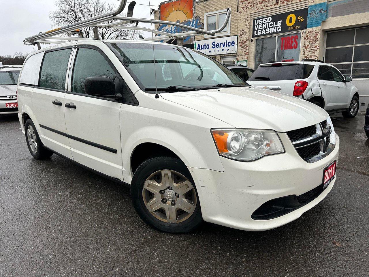 2011 Dodge Grand Caravan C/V CARGO CV - Photo #2