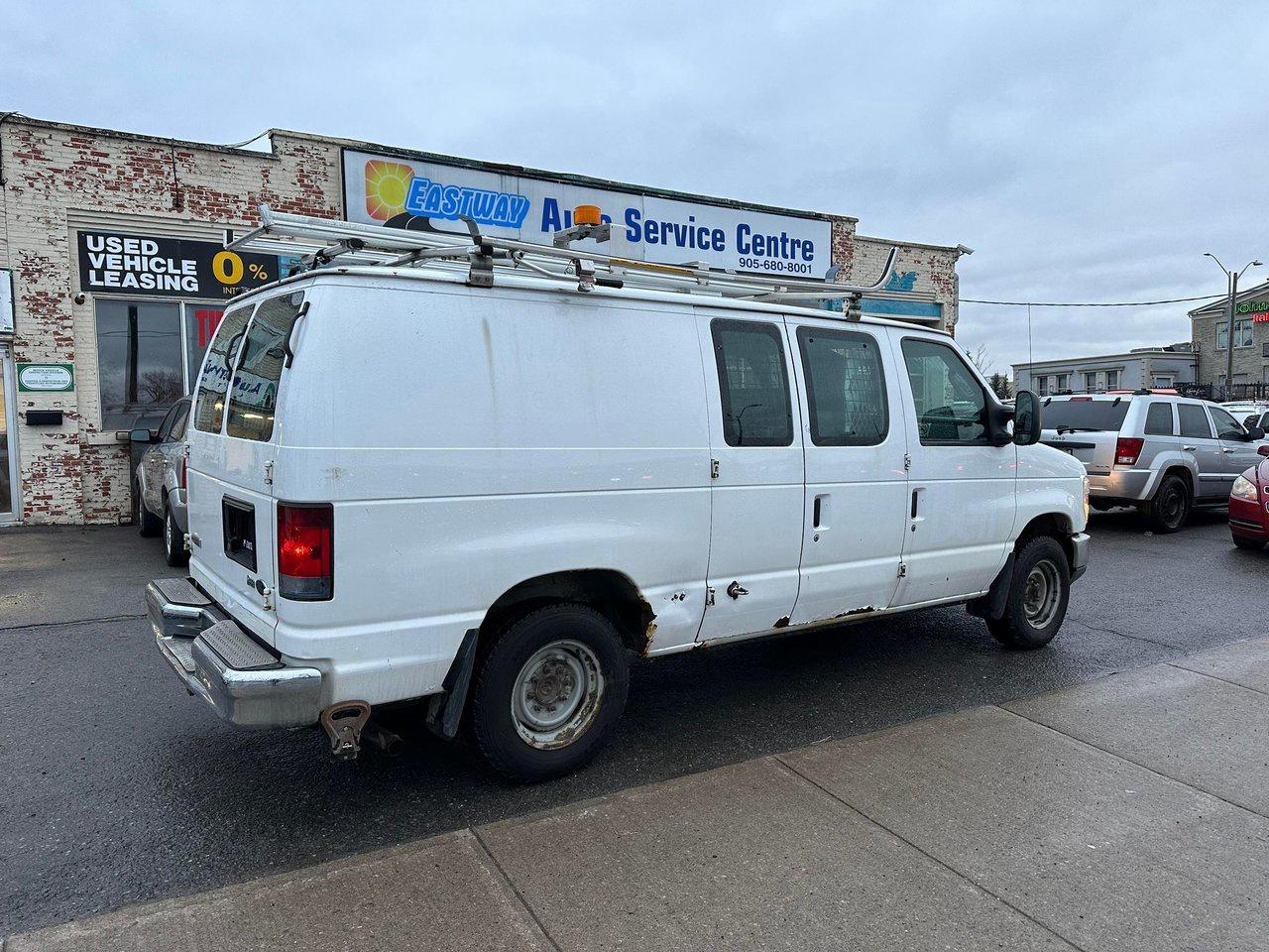 2010 Ford Econoline Cargo Van E 150 Photo4