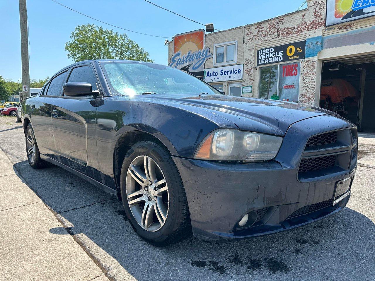 2012 Dodge Charger SXT Photo2