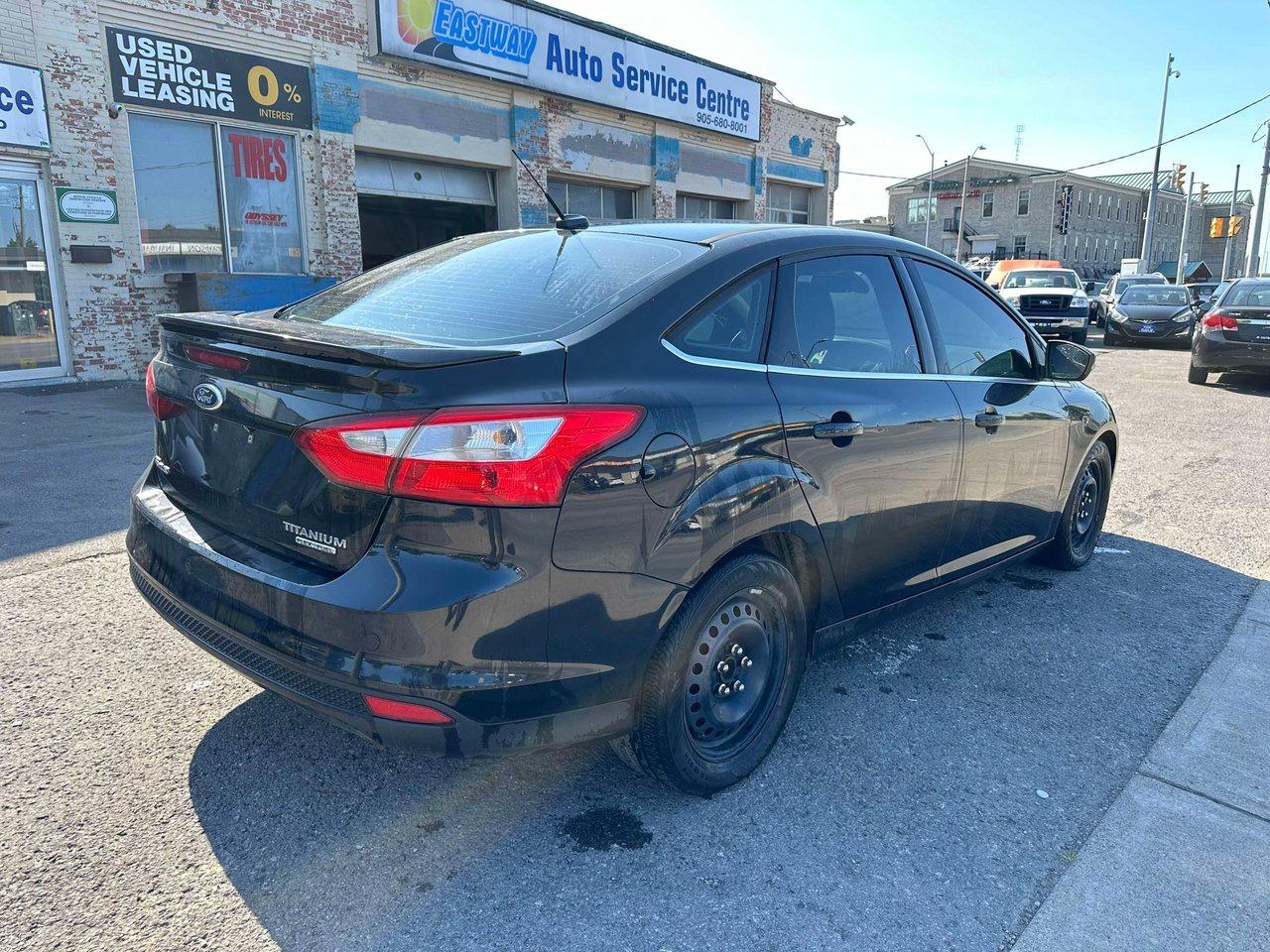 2012 Ford Focus Titanium Photo4
