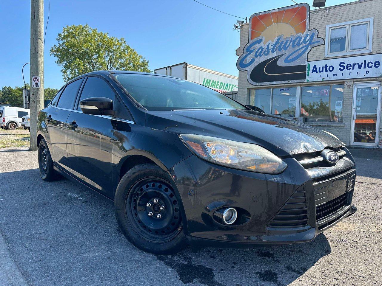 2012 Ford Focus Titanium Photo2