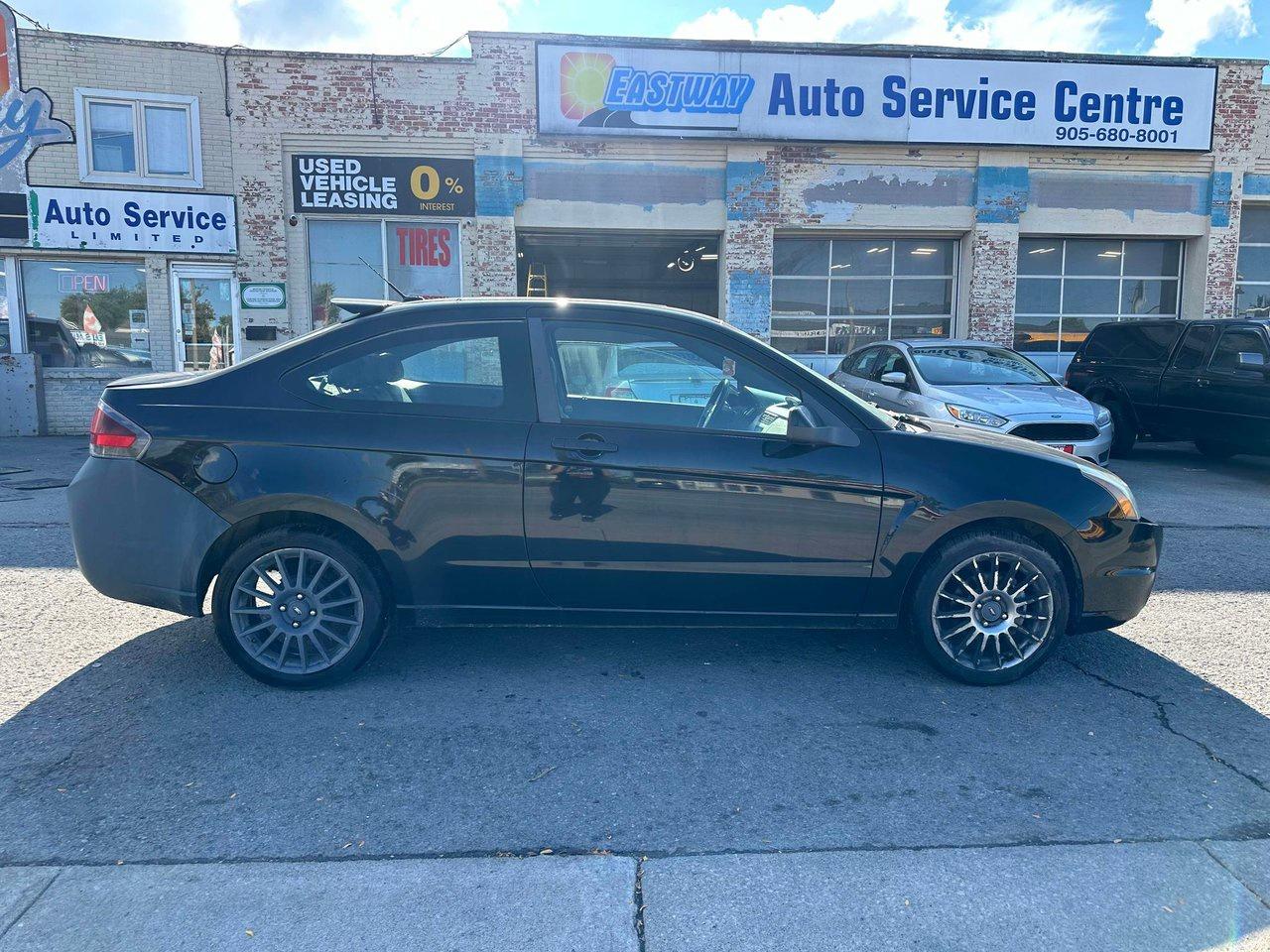 2010 Ford Focus SES Photo4