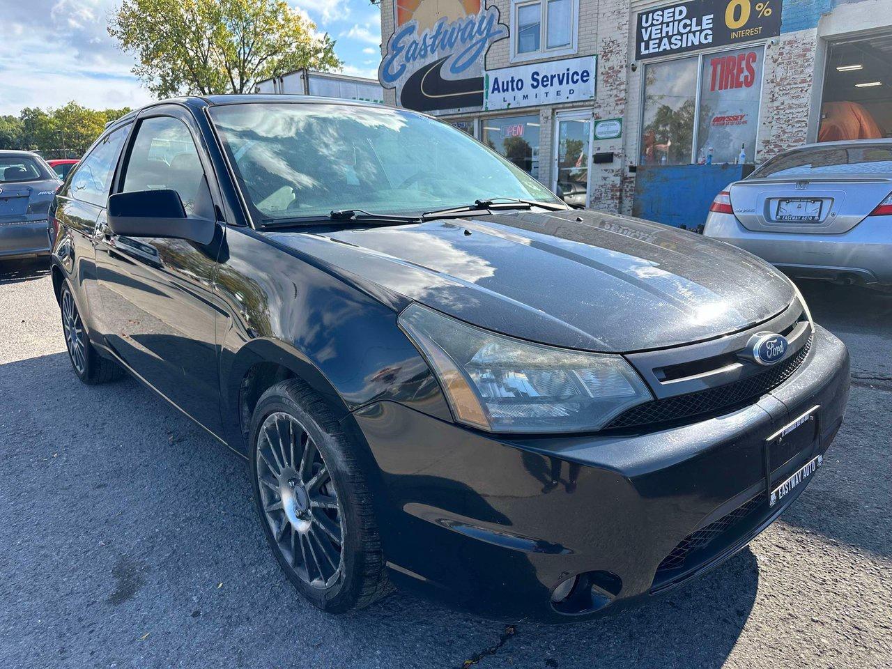 2010 Ford Focus SES Photo2