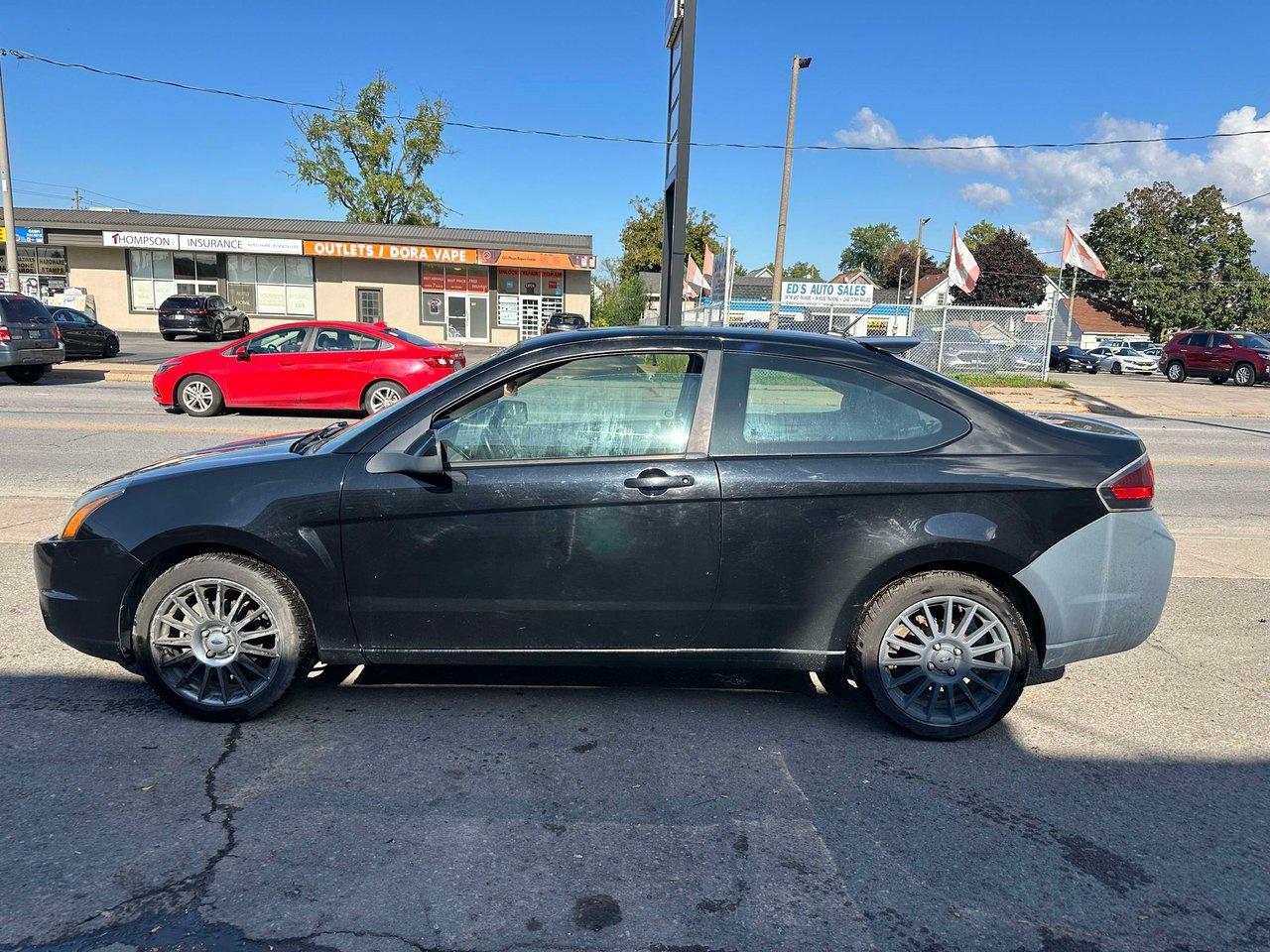 2010 Ford Focus SES Photo