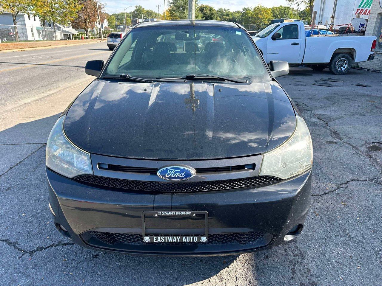 2010 Ford Focus SES Photo