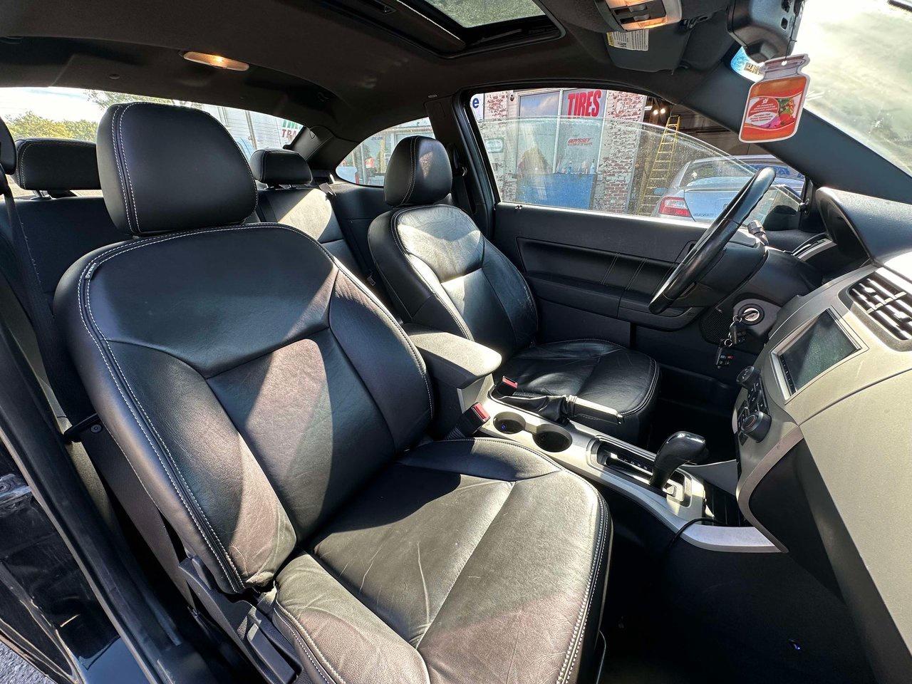 2010 Ford Focus SES Photo