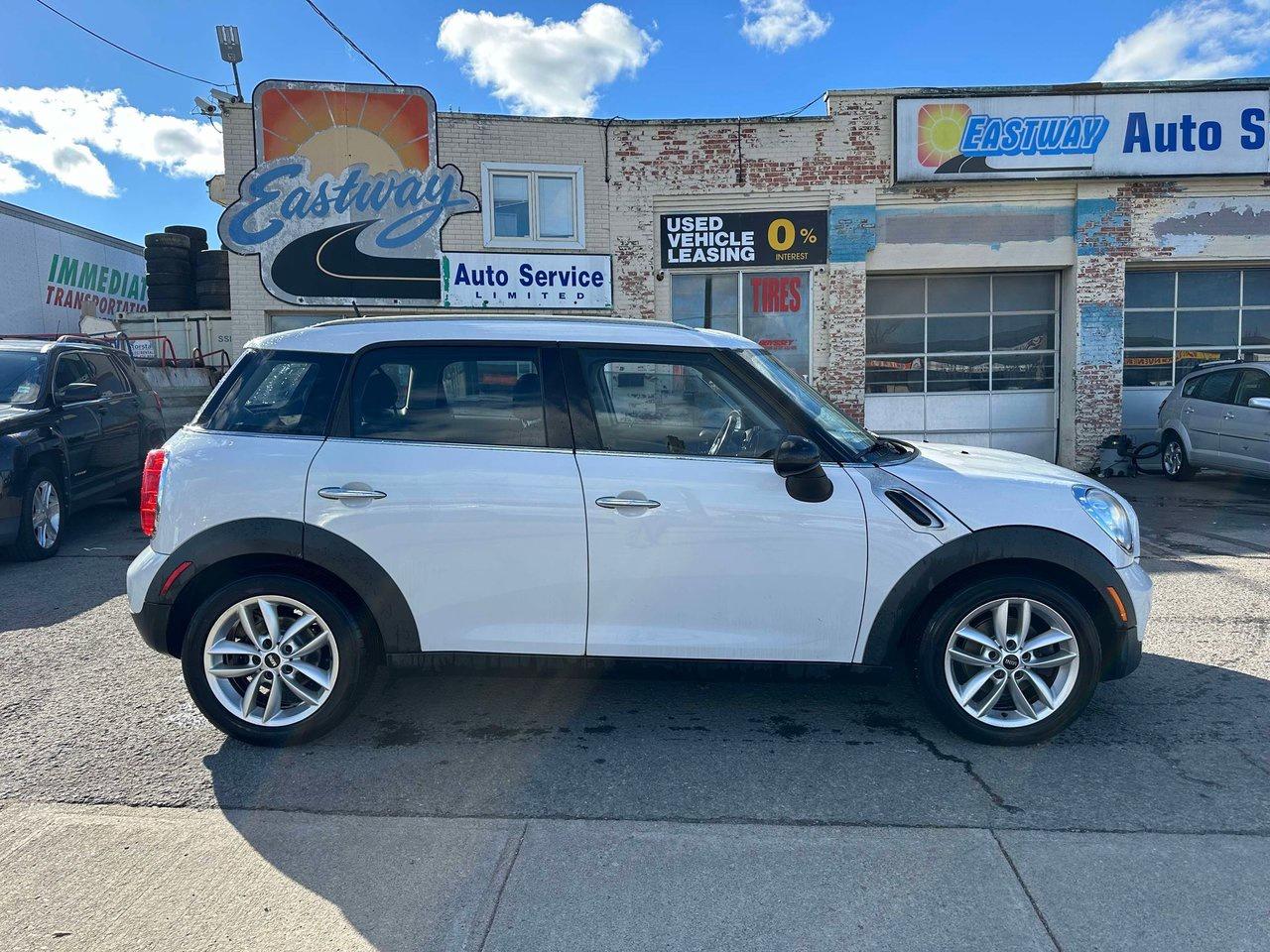 2012 MINI Cooper Countryman COUNTRYMAN Photo4