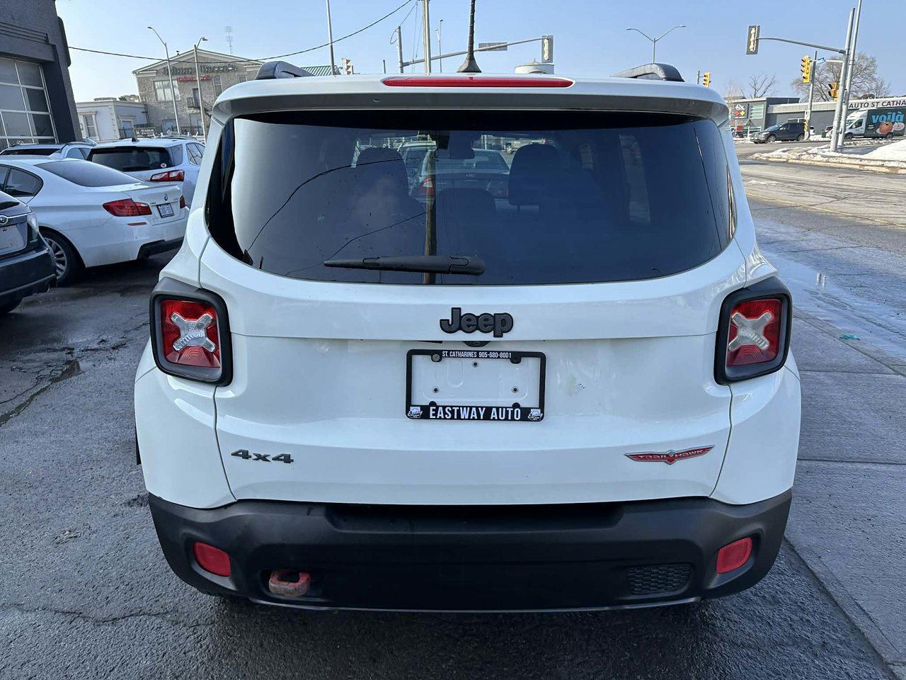 2015 Jeep Renegade Trailhawk Photo4
