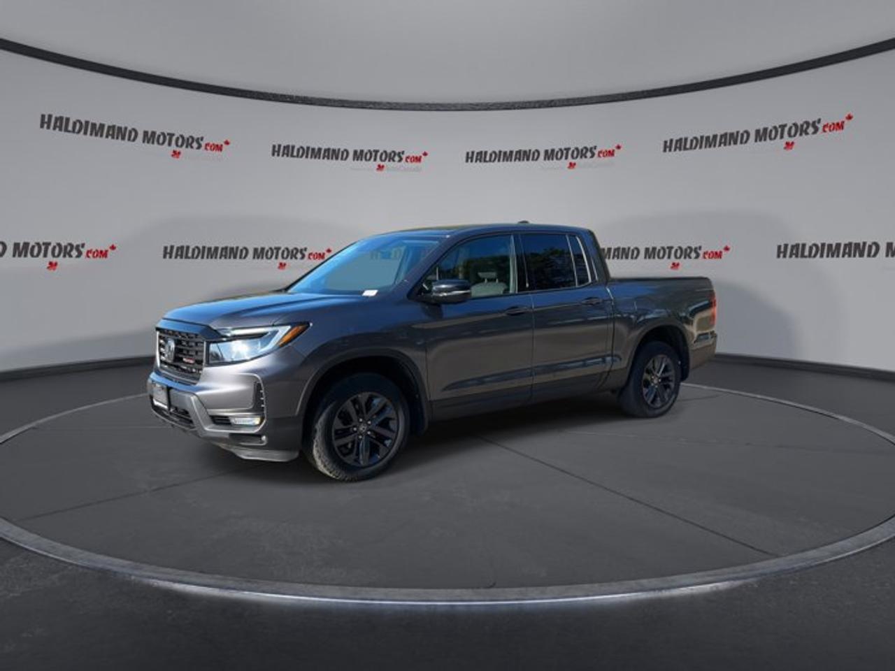 2023 Honda Ridgeline Sport Crew Cab 5' Bed AWD | One Owner Photo3