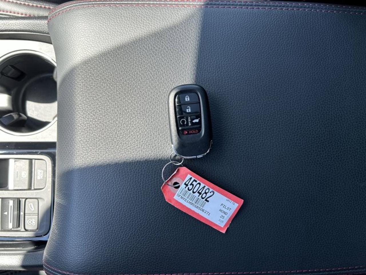 2025 Honda Pilot Black Edition AWD | No Accidents | Panoramic Sunroof Photo