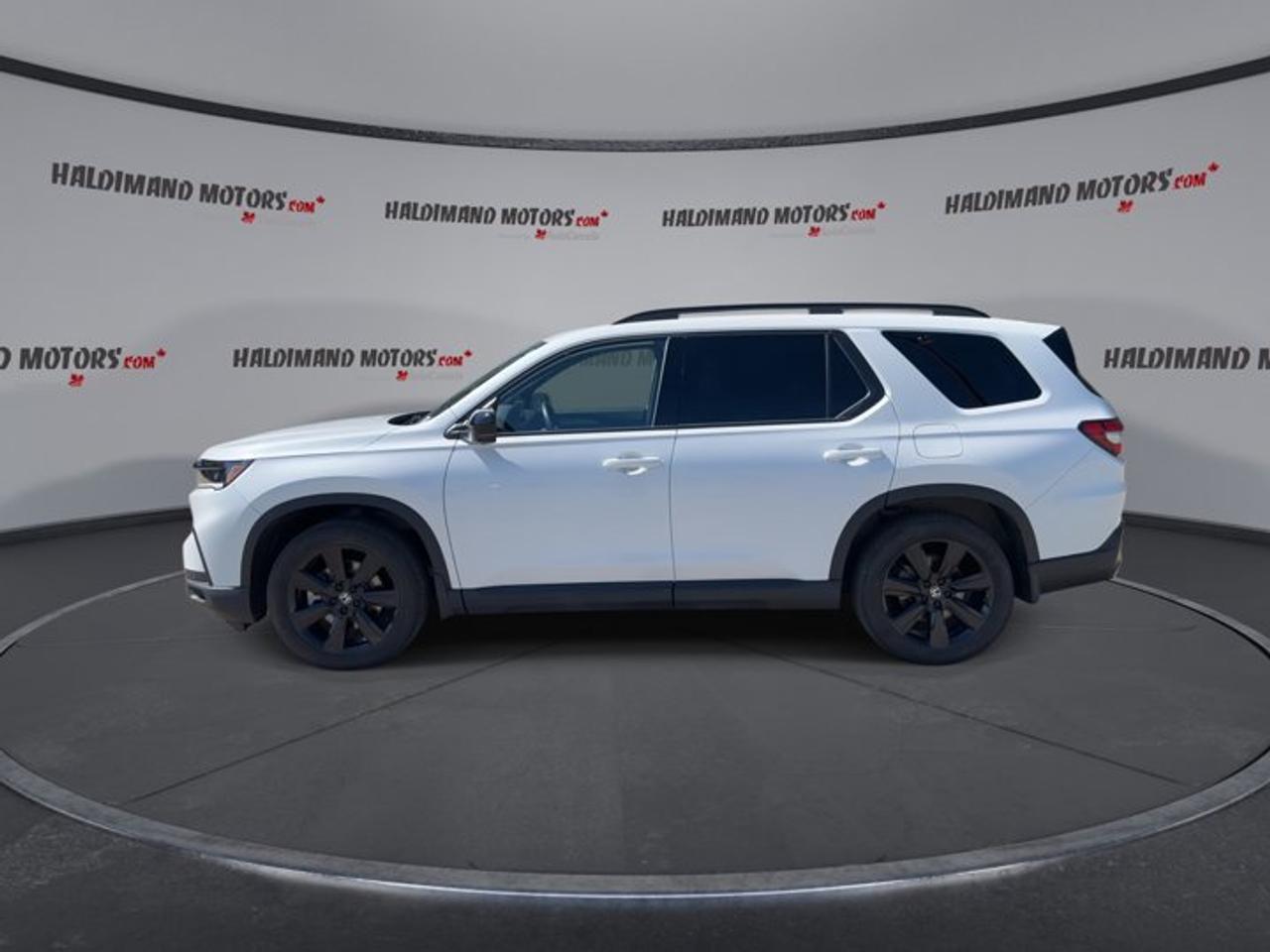 2025 Honda Pilot Black Edition AWD | No Accidents | Panoramic Sunroof Photo4