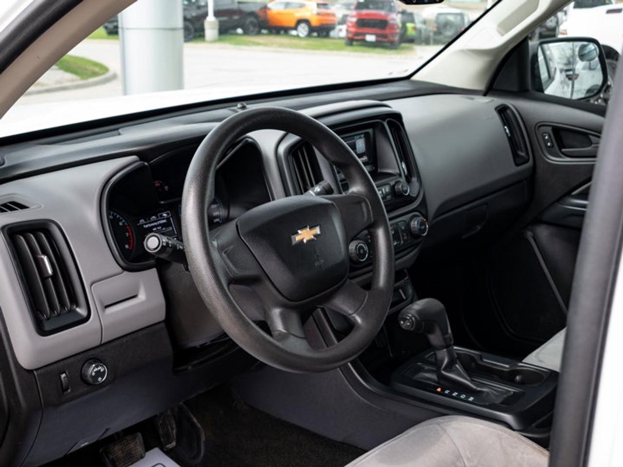 2015 Chevrolet Colorado 2WD WT Photo2