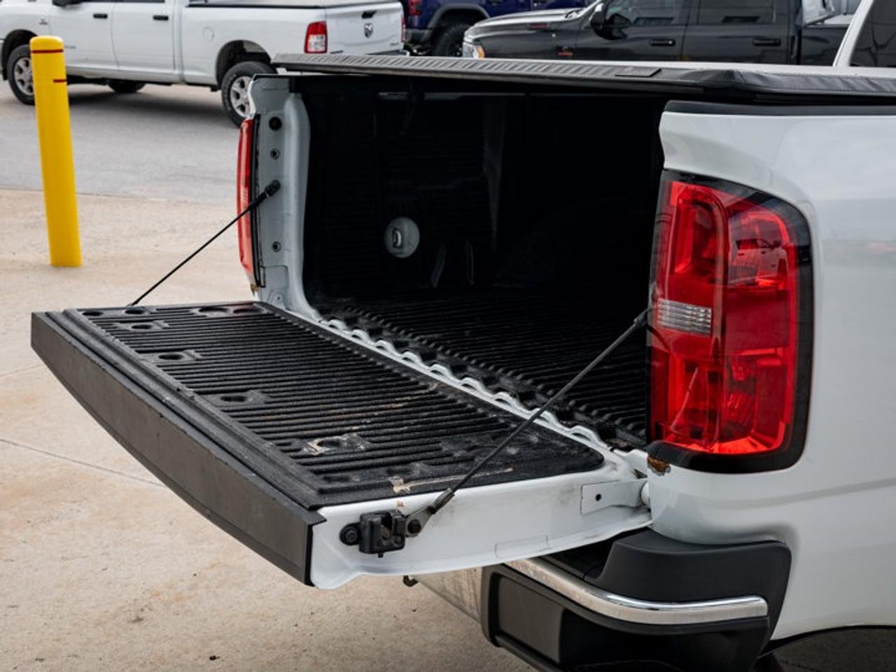 2015 Chevrolet Colorado 2WD WT Photo