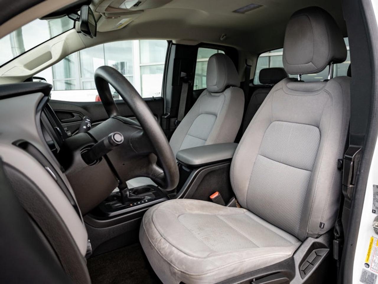 2015 Chevrolet Colorado 2WD WT Photo