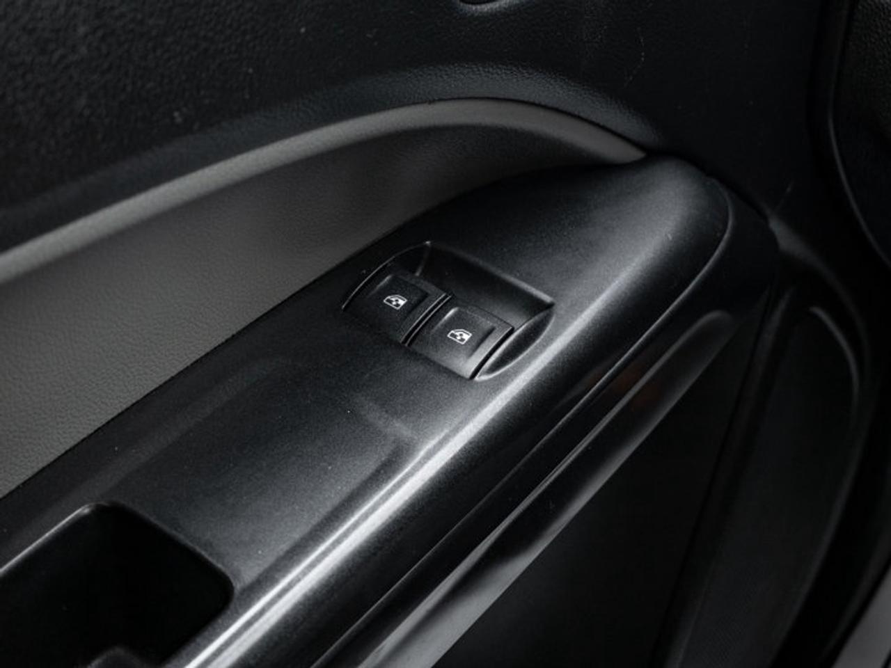 2015 Chevrolet Colorado 2WD WT Photo