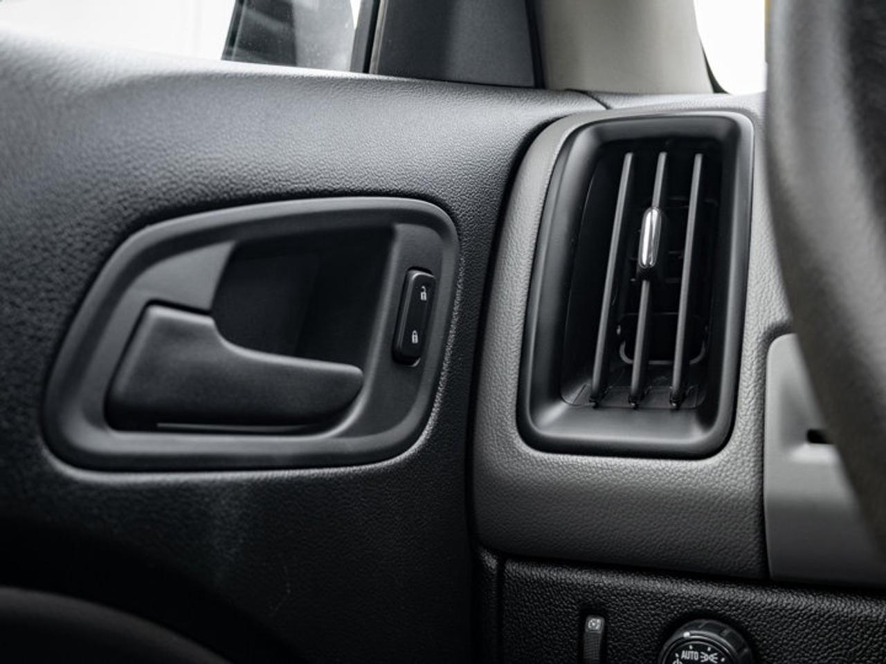 2015 Chevrolet Colorado 2WD WT Photo