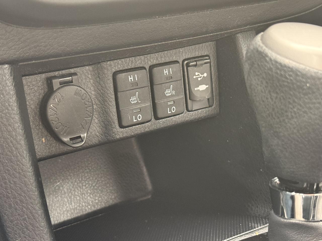 2015 Toyota Corolla 4dr Sdn CVT LE *LOW KM* Photo