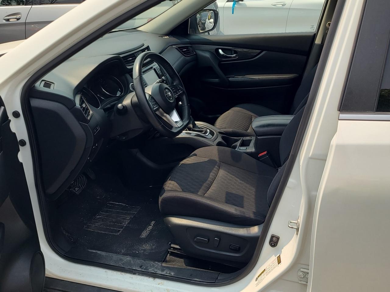 2018 Nissan Rogue SV Photo
