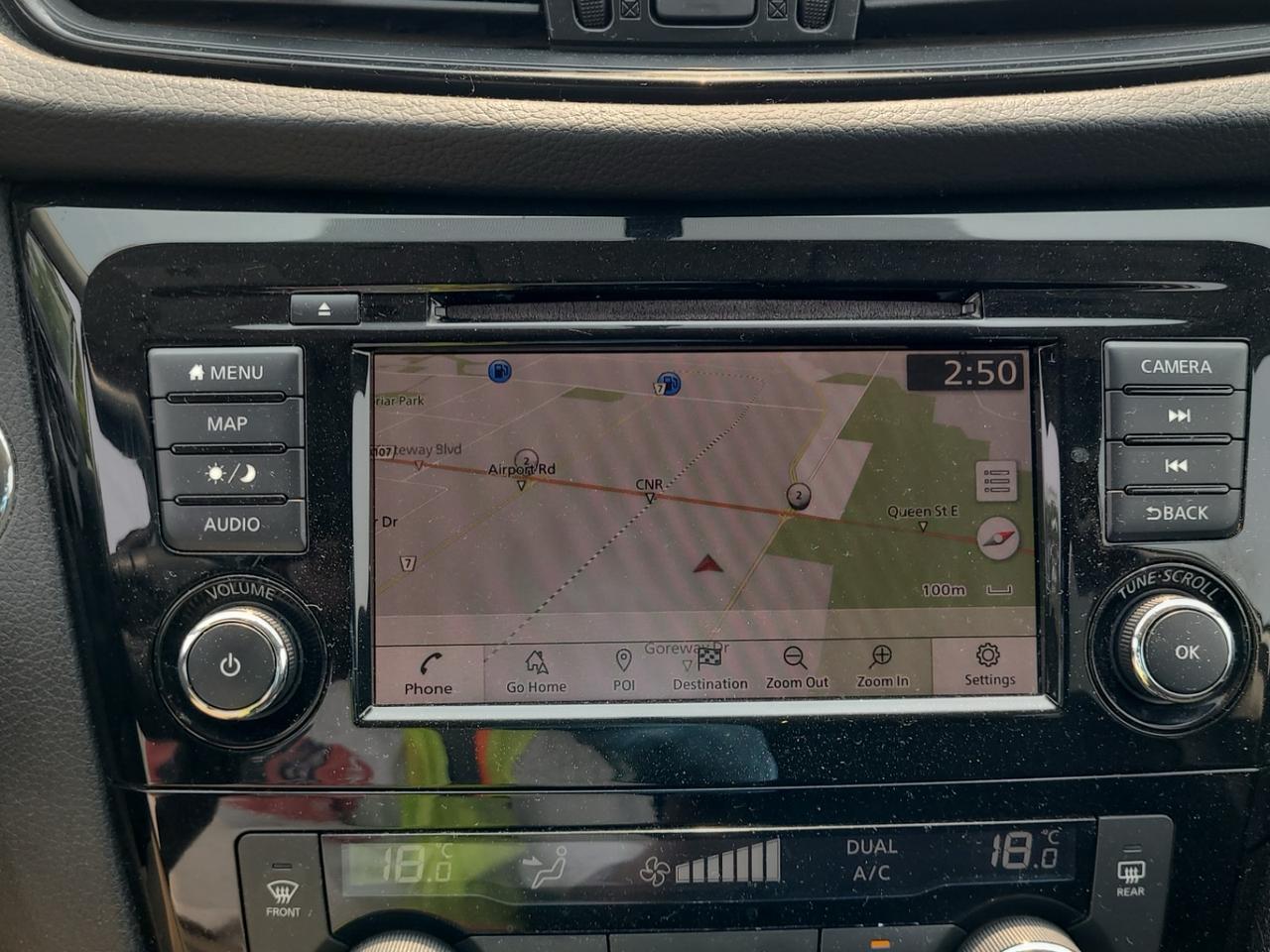 2018 Nissan Rogue SV Photo2