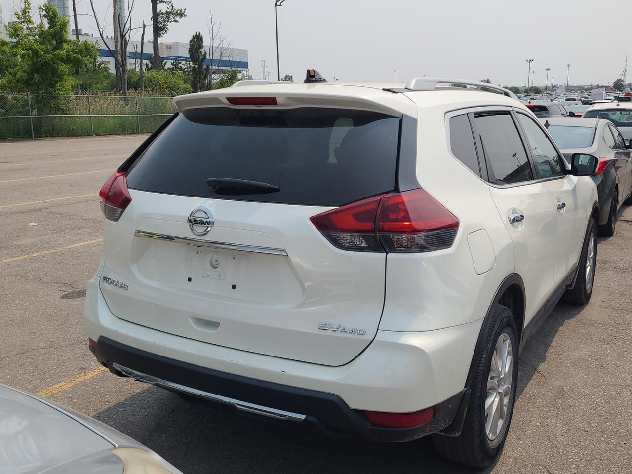 2018 Nissan Rogue SV Photo