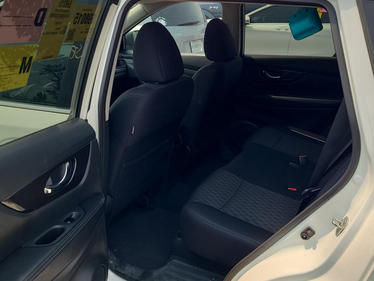 2018 Nissan Rogue SV Photo3