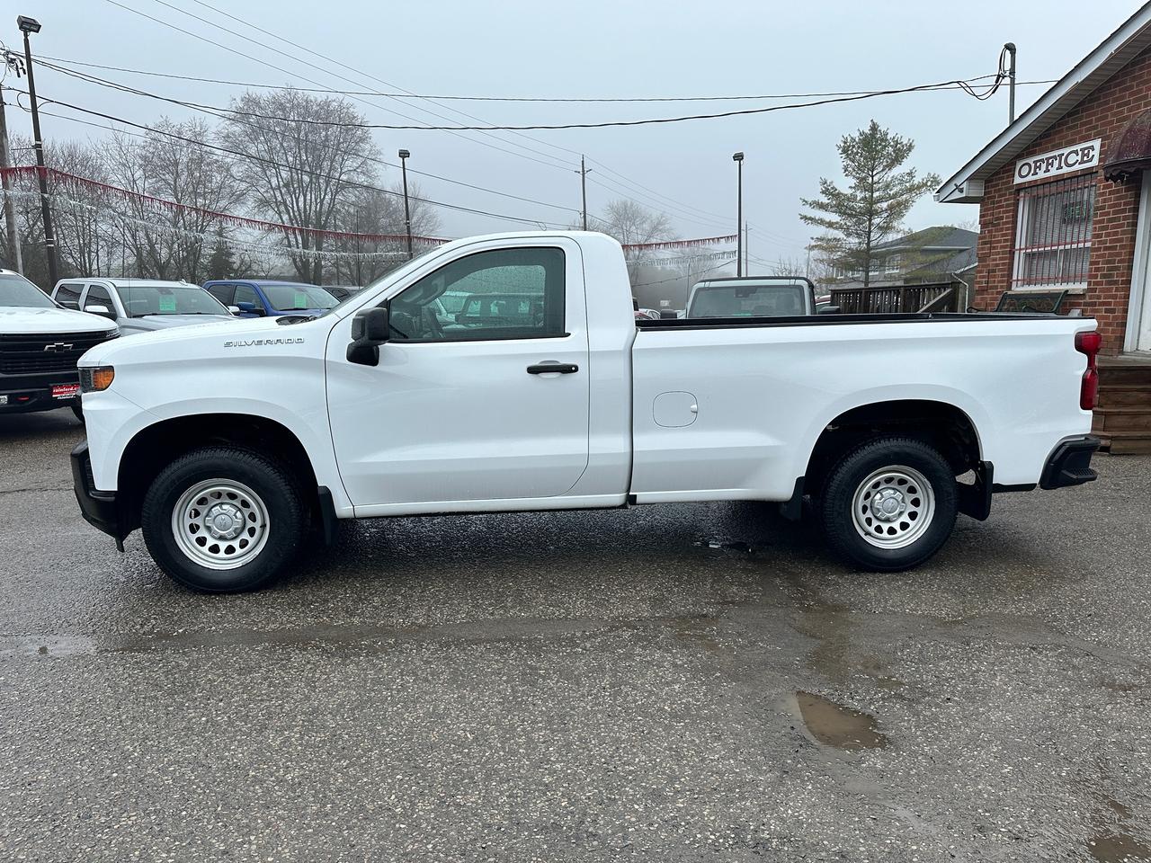 2021 Chevrolet Silverado 1500 WorkTruck 4X4 5.3L Cloth 3Pass FM Bluetooth RvCam Photo2