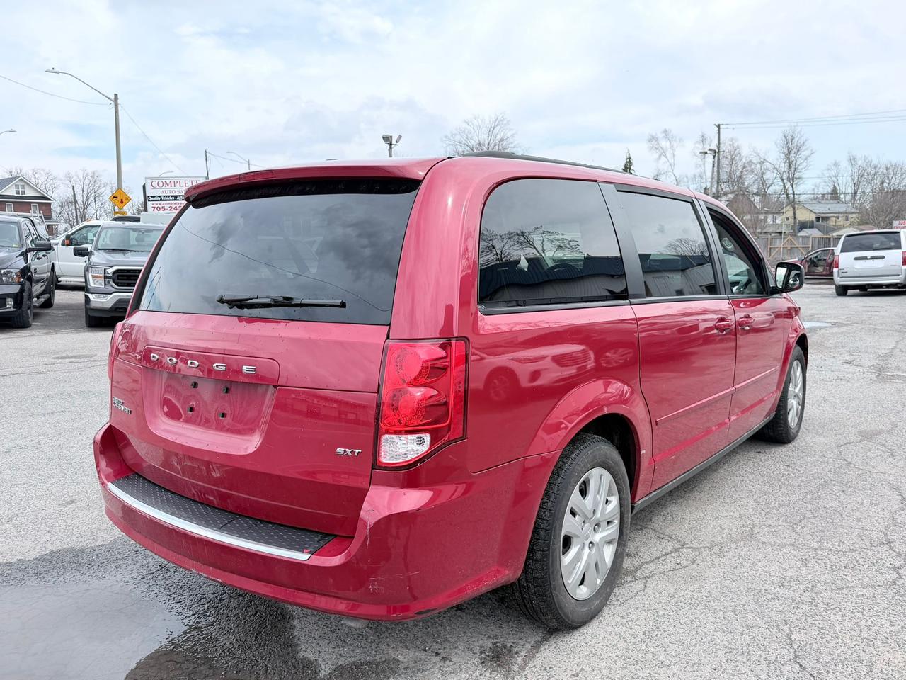 2015 Dodge Grand Caravan SXT Photo