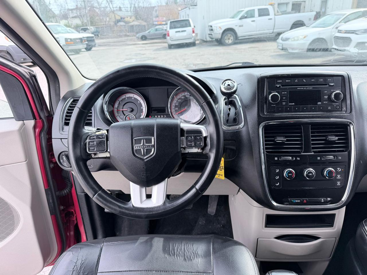 2015 Dodge Grand Caravan SXT Photo