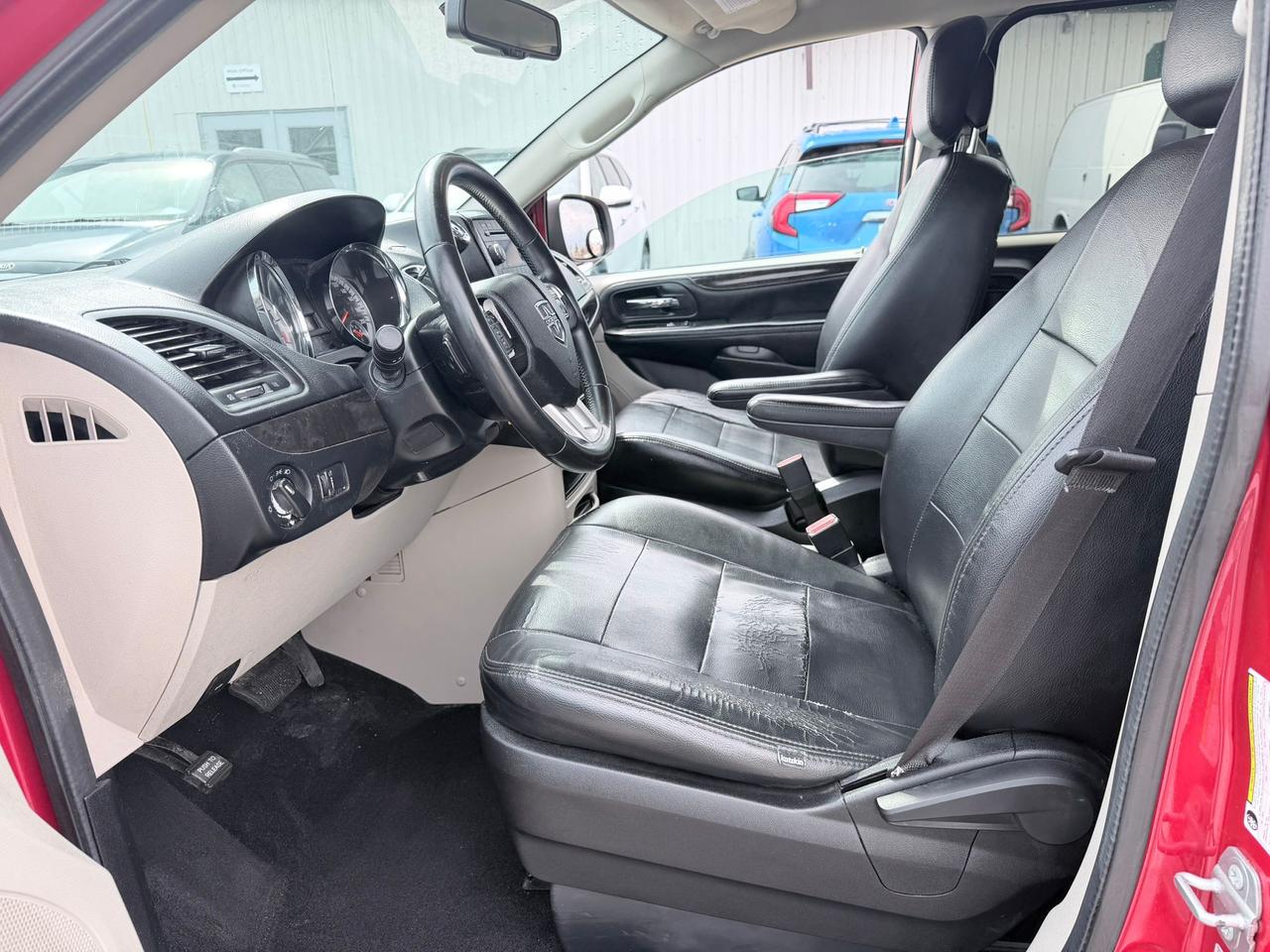 2015 Dodge Grand Caravan SXT Photo