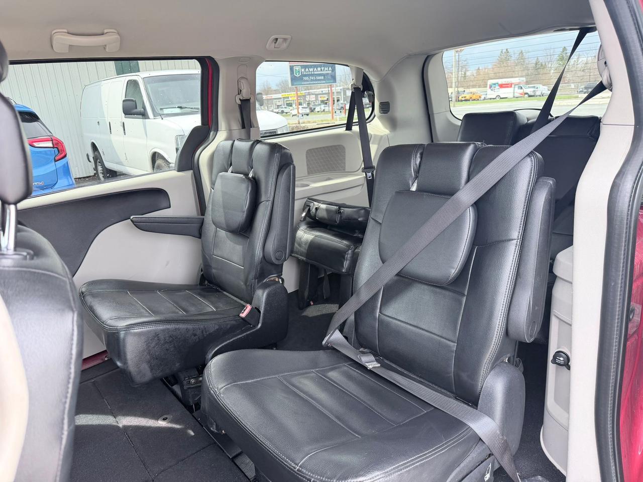 2015 Dodge Grand Caravan SXT Photo