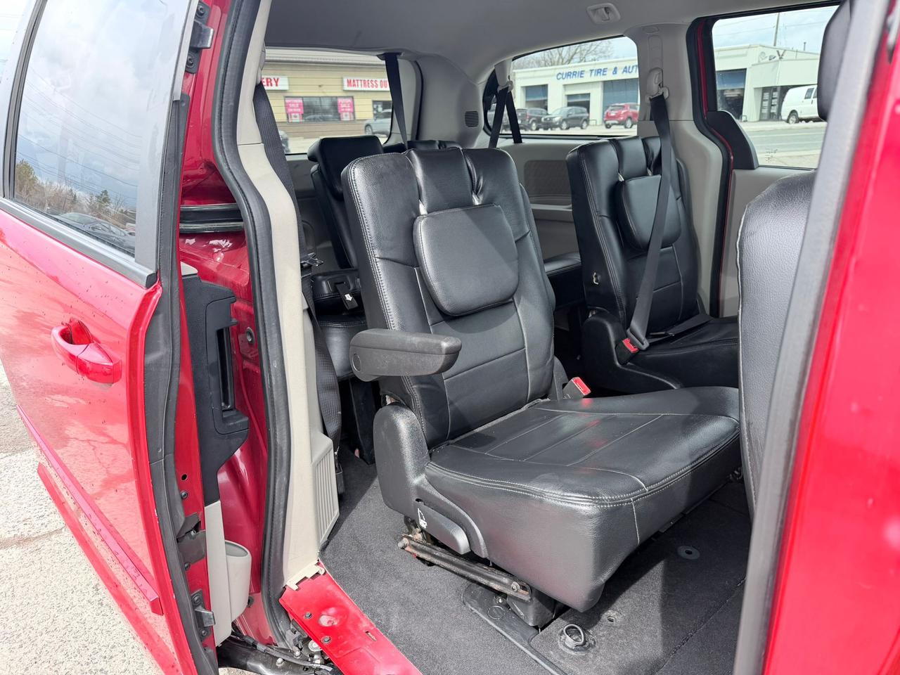 2015 Dodge Grand Caravan SXT Photo