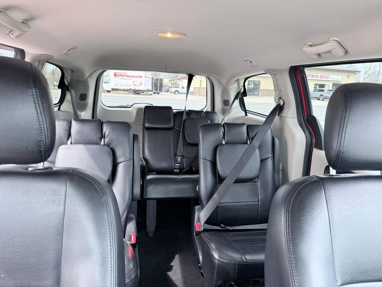 2015 Dodge Grand Caravan SXT Photo