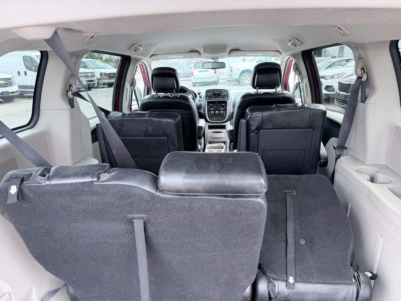2015 Dodge Grand Caravan SXT Photo