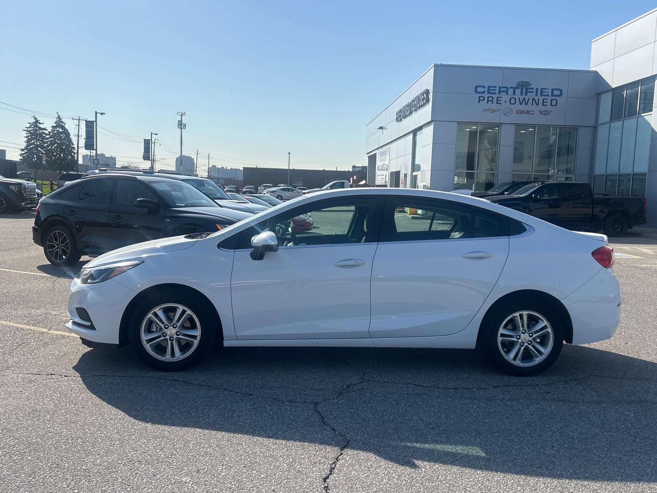 2017 Chevrolet Cruze LT Photo