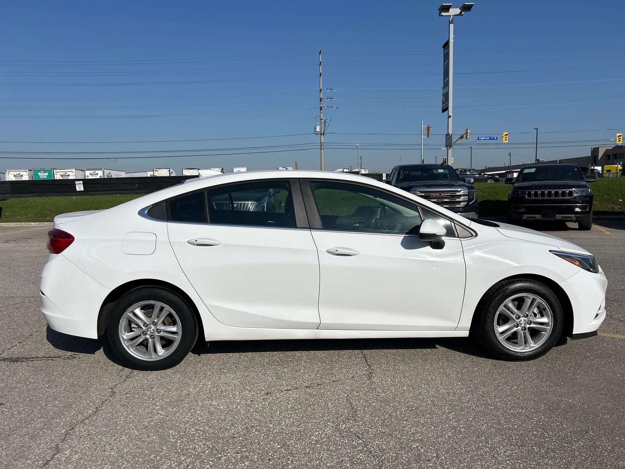 2017 Chevrolet Cruze LT Photo