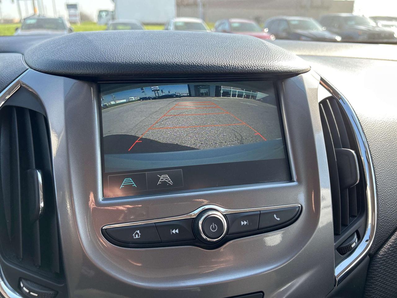 2017 Chevrolet Cruze LT Photo