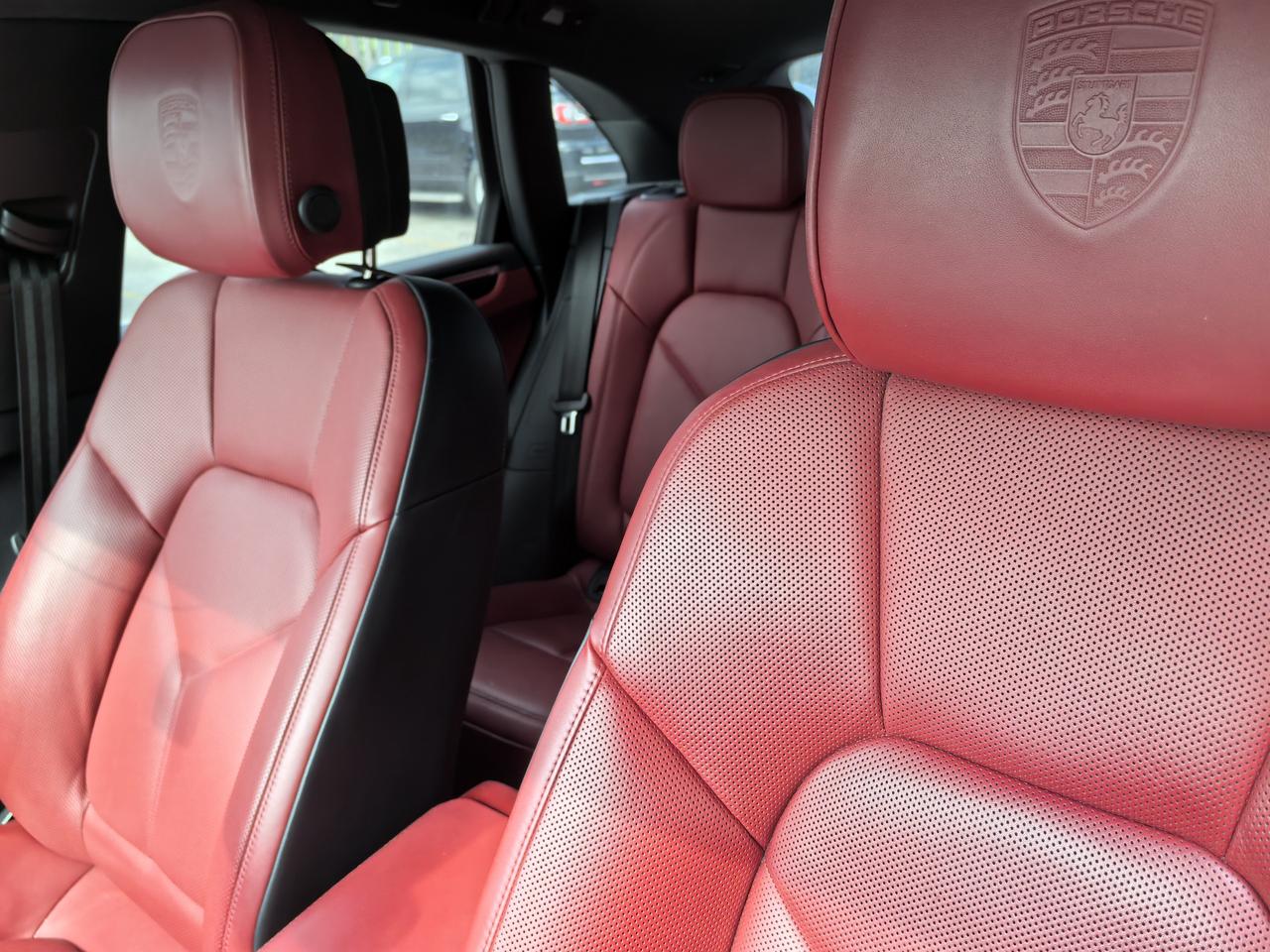 2023 Porsche Macan Base Photo