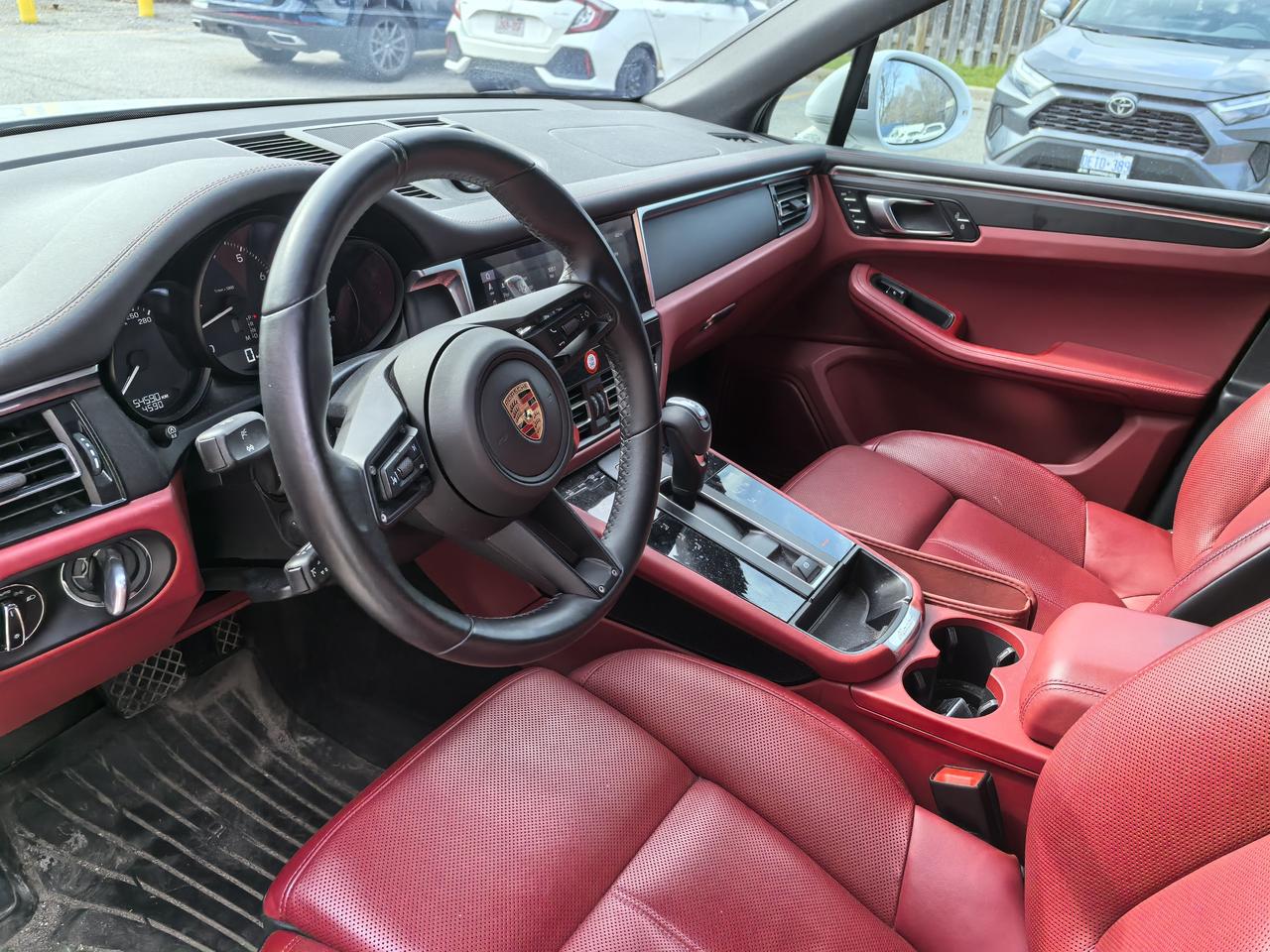 2023 Porsche Macan Base Photo