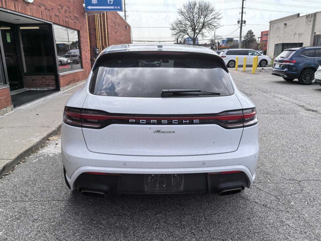 2023 Porsche Macan Base Photo