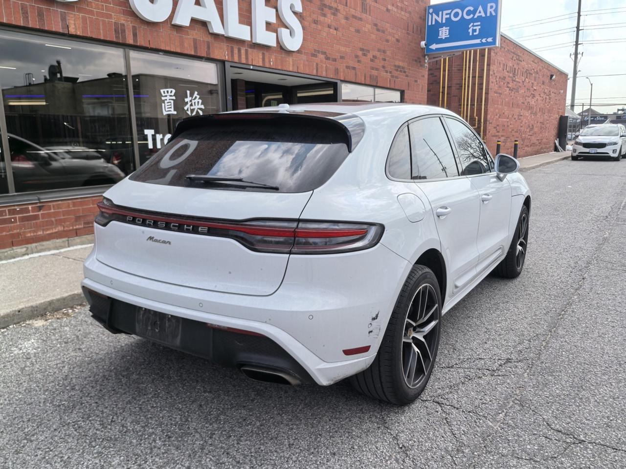 2023 Porsche Macan Base Photo