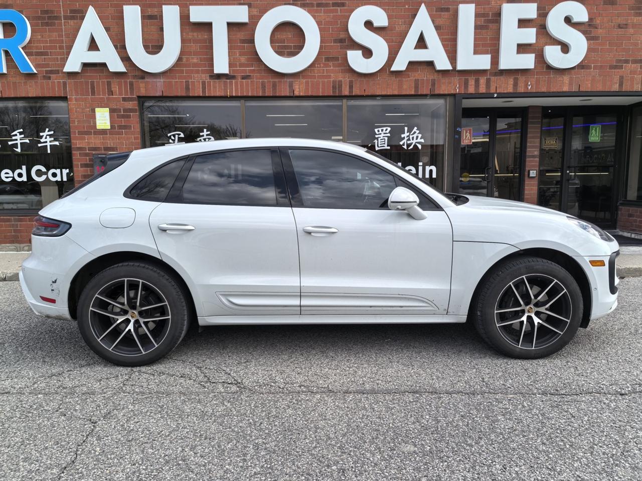 2023 Porsche Macan Base Photo
