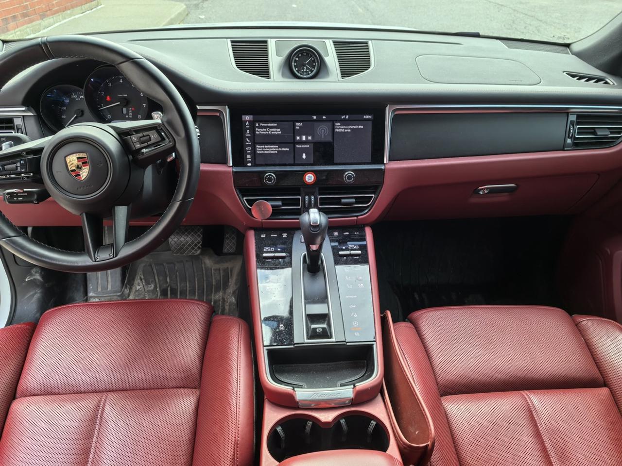 2023 Porsche Macan Base Photo