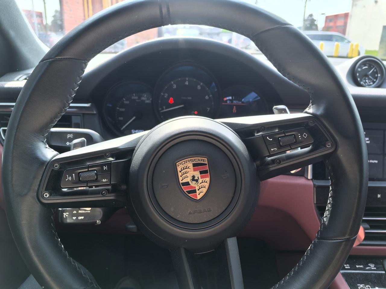 2023 Porsche Macan Base Photo