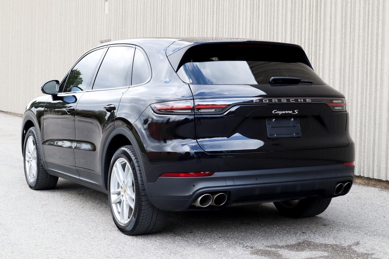 2020 Porsche Cayenne  Photo2