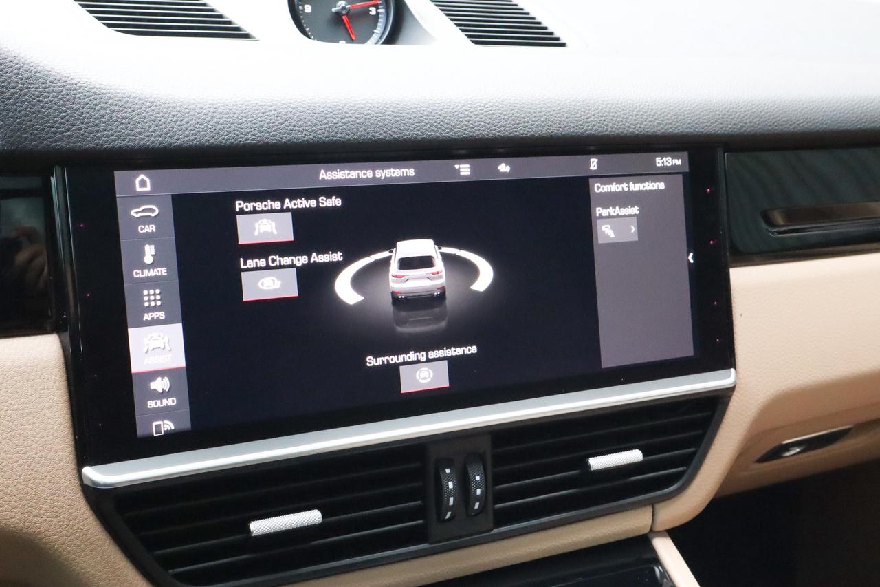 2020 Porsche Cayenne  Photo