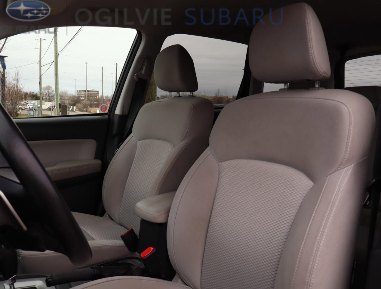 2016 Subaru Forester 2.5i Convenience Package (CVT) 4dr All-Wheel Drive Photo