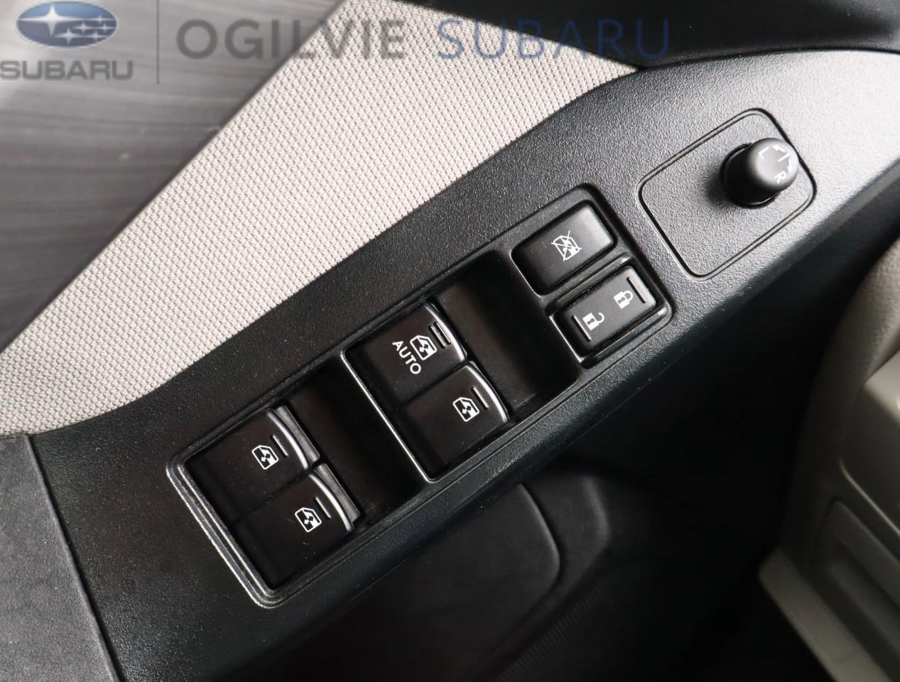 2016 Subaru Forester 2.5i Convenience Package (CVT) 4dr All-Wheel Drive Photo