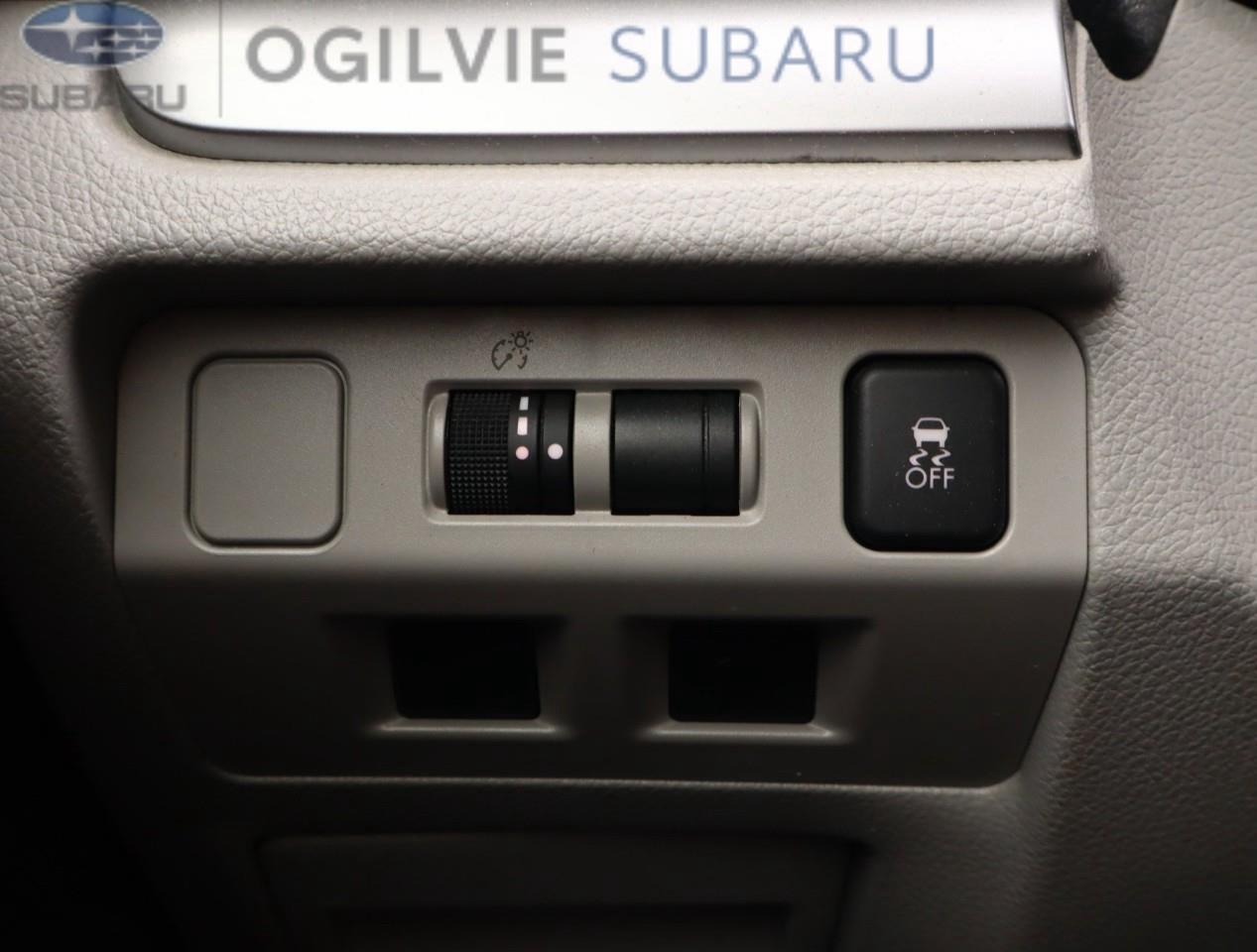 2016 Subaru Forester 2.5i Convenience Package (CVT) 4dr All-Wheel Drive Photo