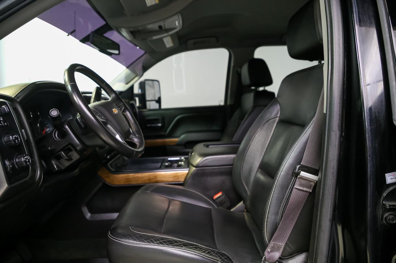 2017 Chevrolet Silverado 1500 LTZ 5.3L V8 4X4 CREW CAB NOACCIDENT CARPLAY BOSE Photo