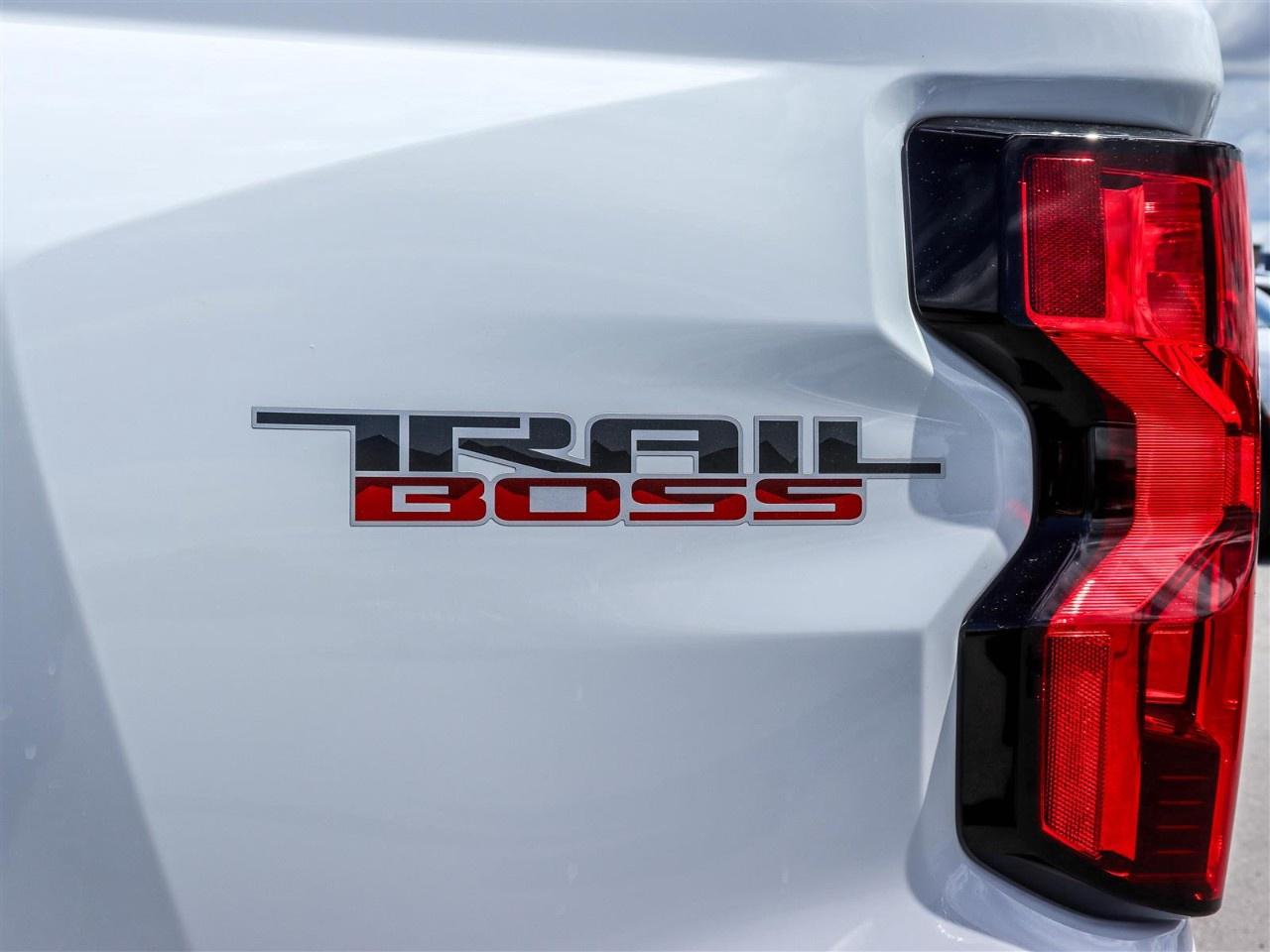 2026 Chevrolet Colorado Crew Cab Short Box 4-Wheel Drive Trail Boss Photo